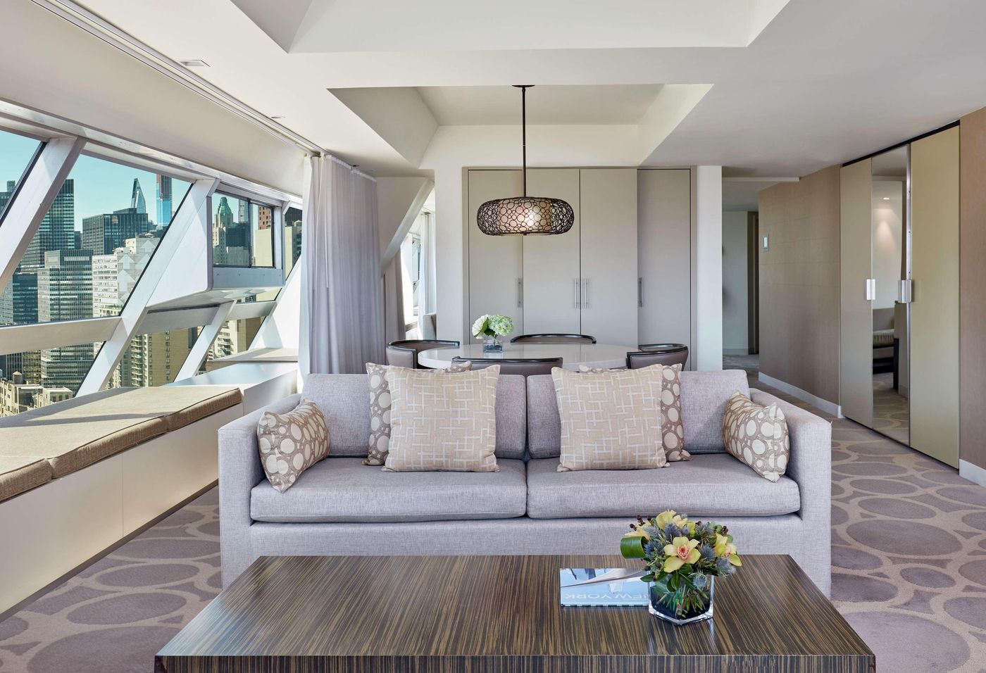 Millennium-Hilton-New-York-One-UN-Plaza-Room-67