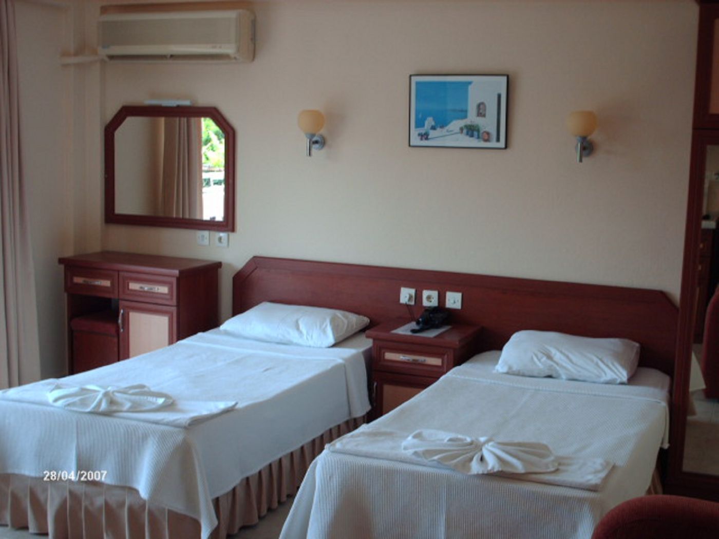 Sunrise-Apartments-Room-6