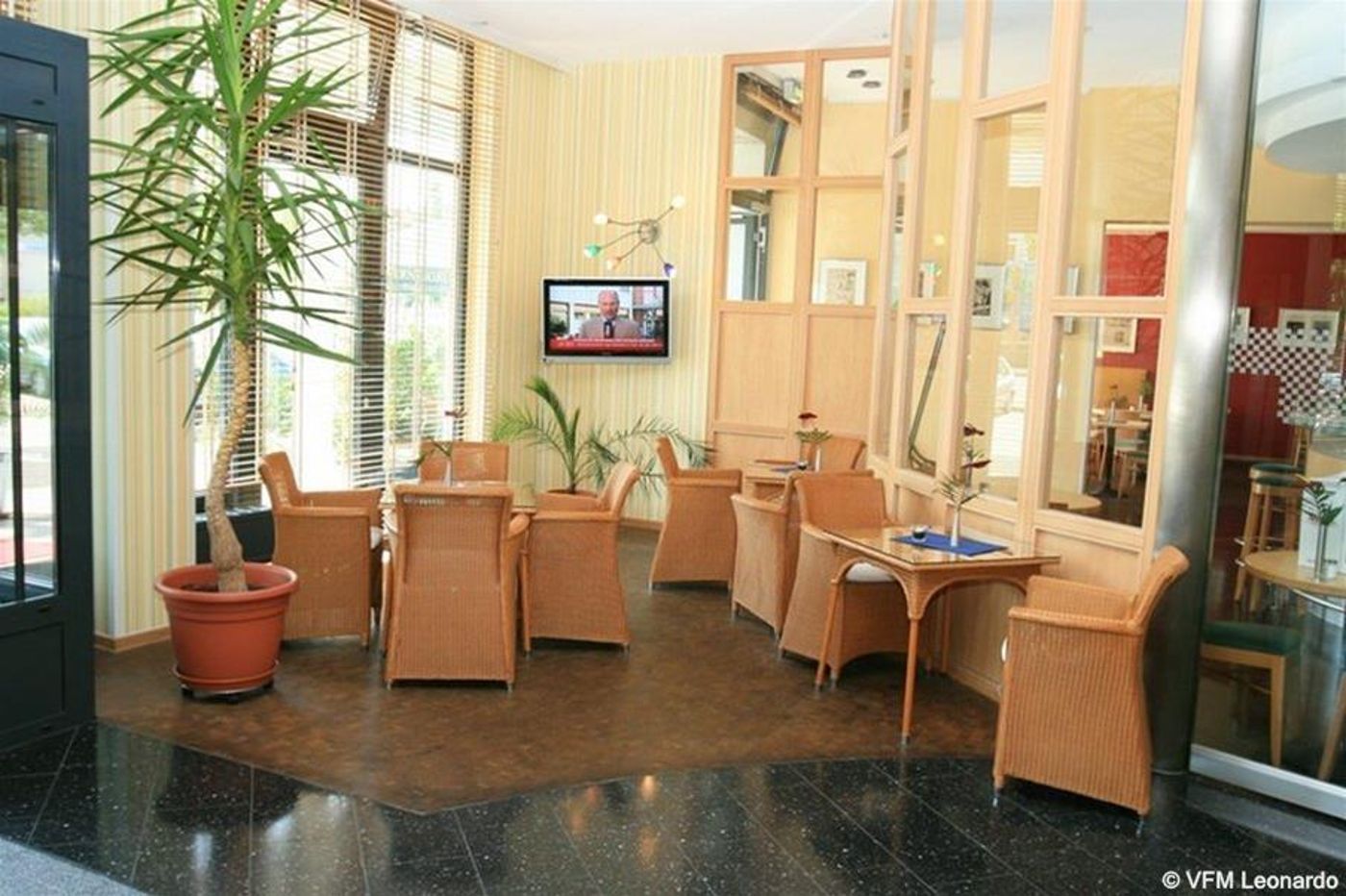 Ascot-Bristol-General-view-3