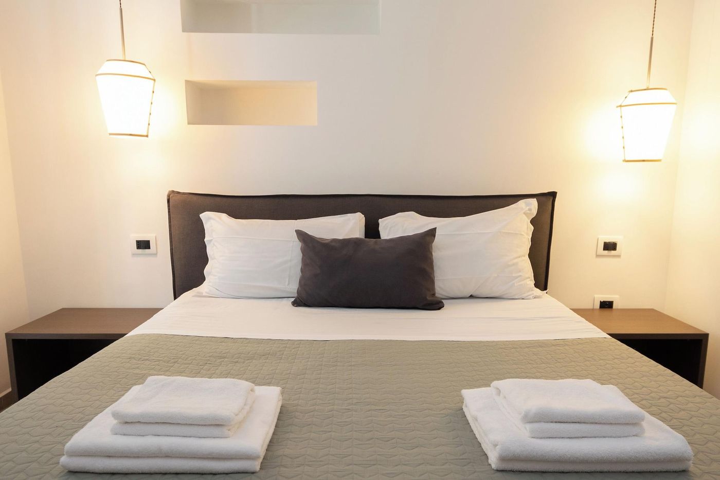 Maison-Maneli-Luxury-B-B-Room-4