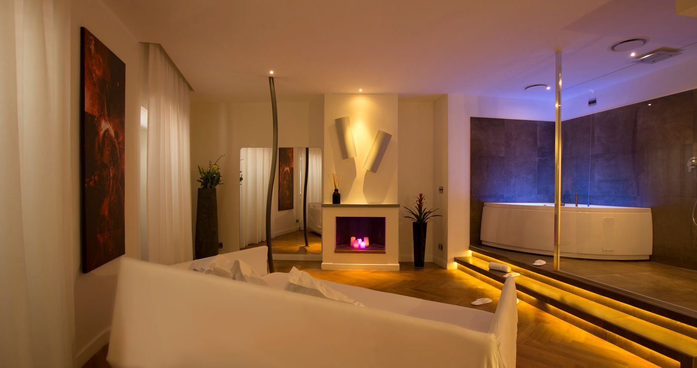 SuiteSistina-For-Brave-Lovers-Room-37