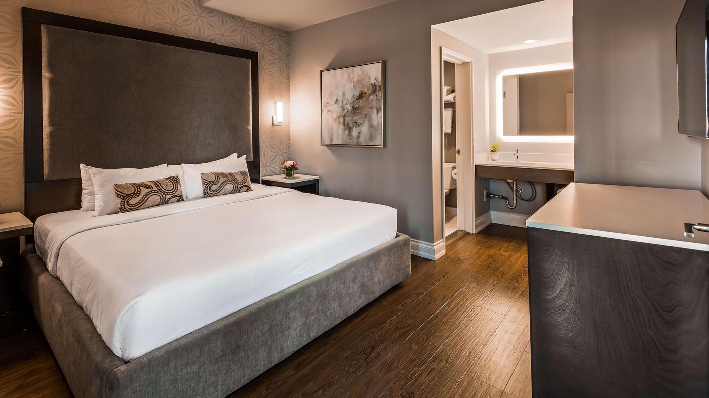 Georgian-Court-Hotel-Room-17