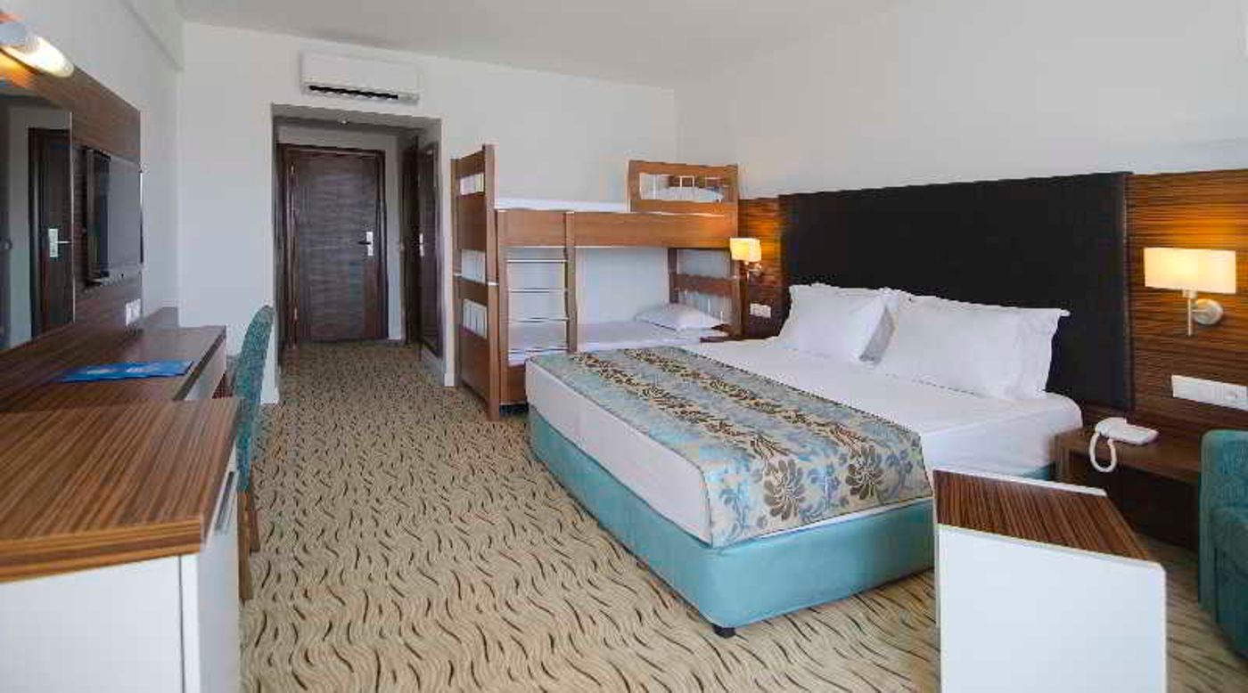 Palm-Wings-Kusadasi-Beach-Resort-Room-18