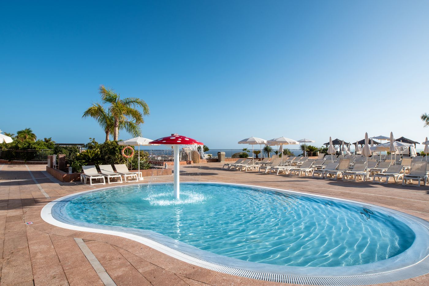 Landmar-Hotel-Costa-de-los-Gigantes-Pool-1