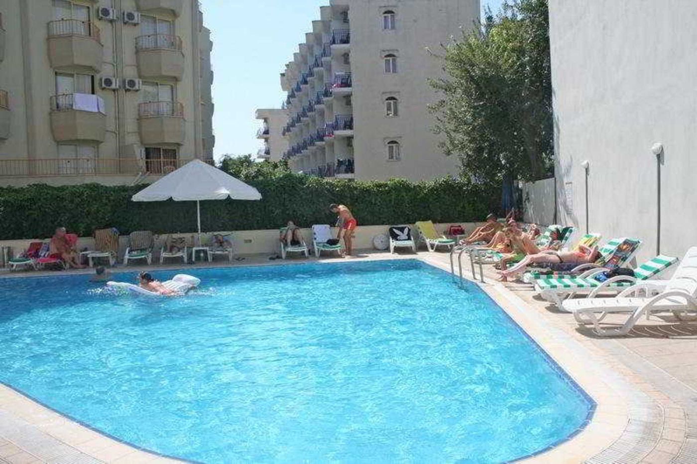 Cihanturk-Hotel-Pool-19