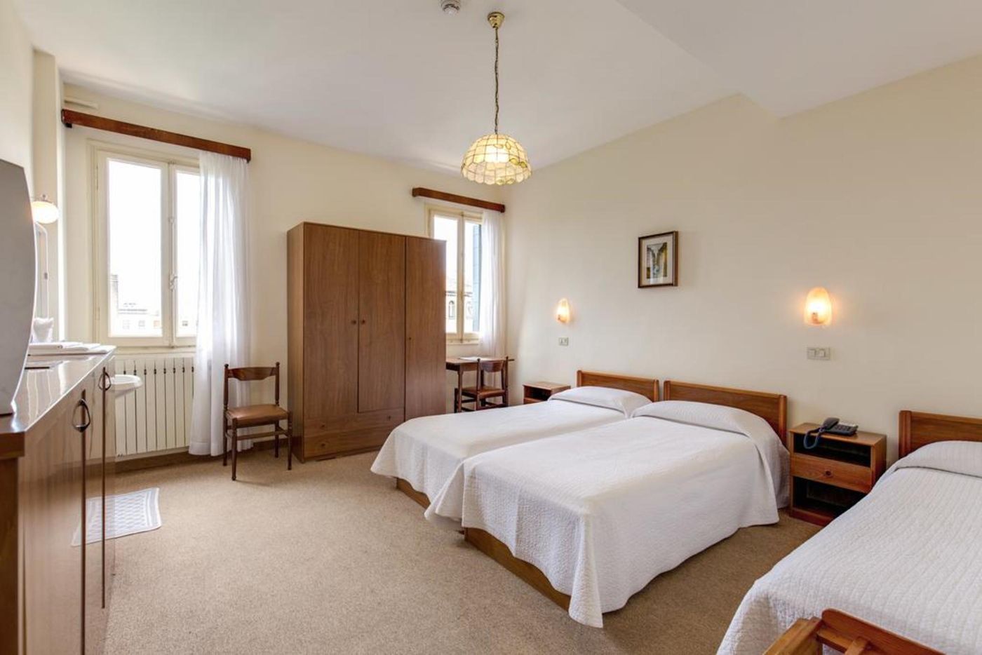 Dolomiti-Italy-Venezia-Room-9