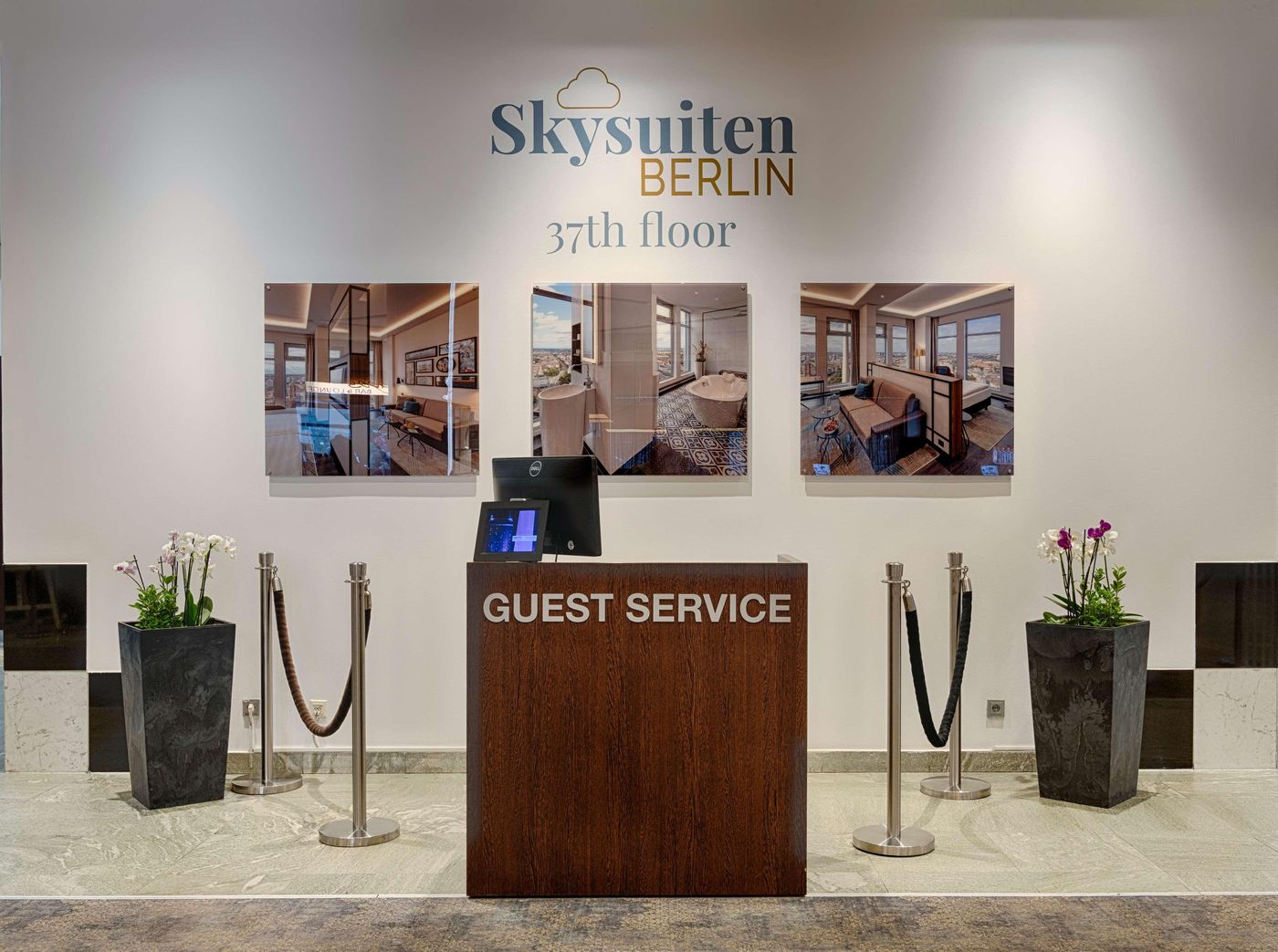 Park-Inn-by-Radisson-Berlin-Alexanderplatz-Lobby-28