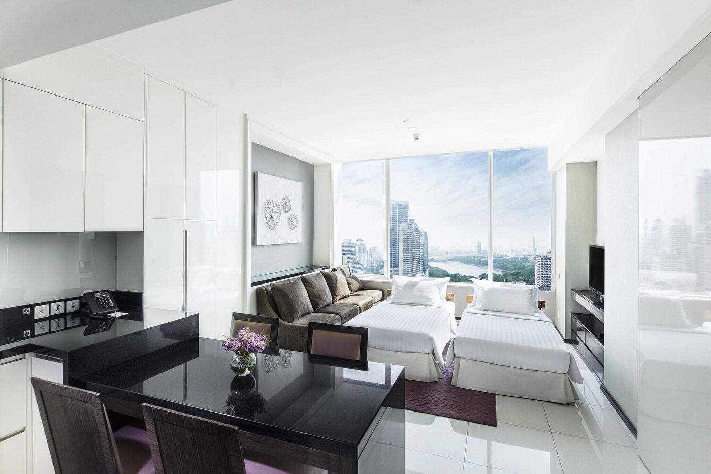 Grande-Centre-Point-Hotel-Terminal-21-Room-23