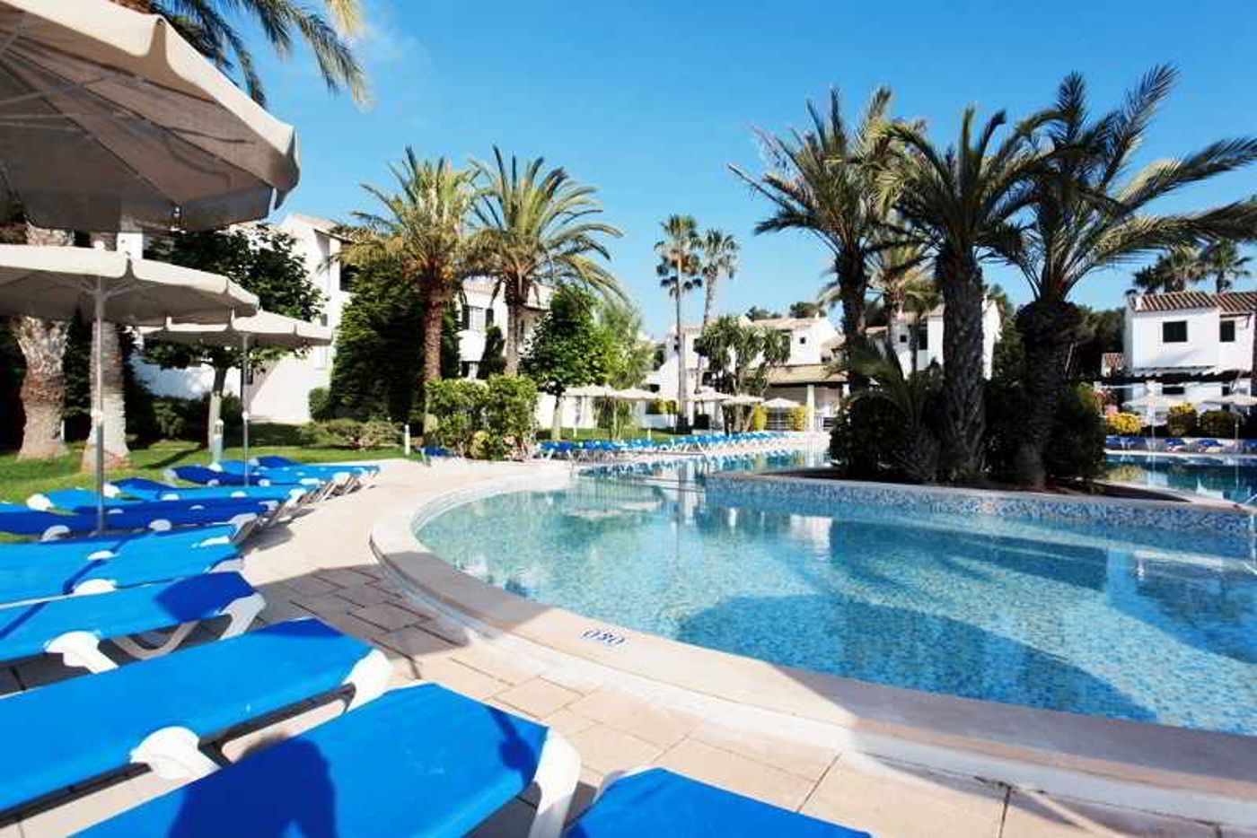 Grupotel-Club-Menorca-Pool-5