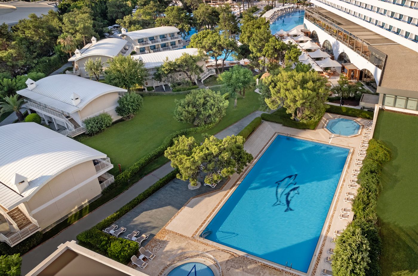 Titanic-Deluxe-Lara-Pool-10