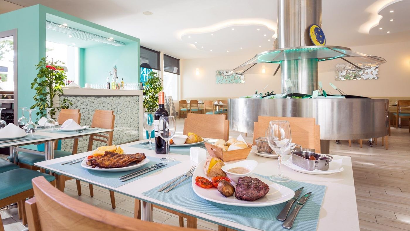 Sirenis Seaview Country Club