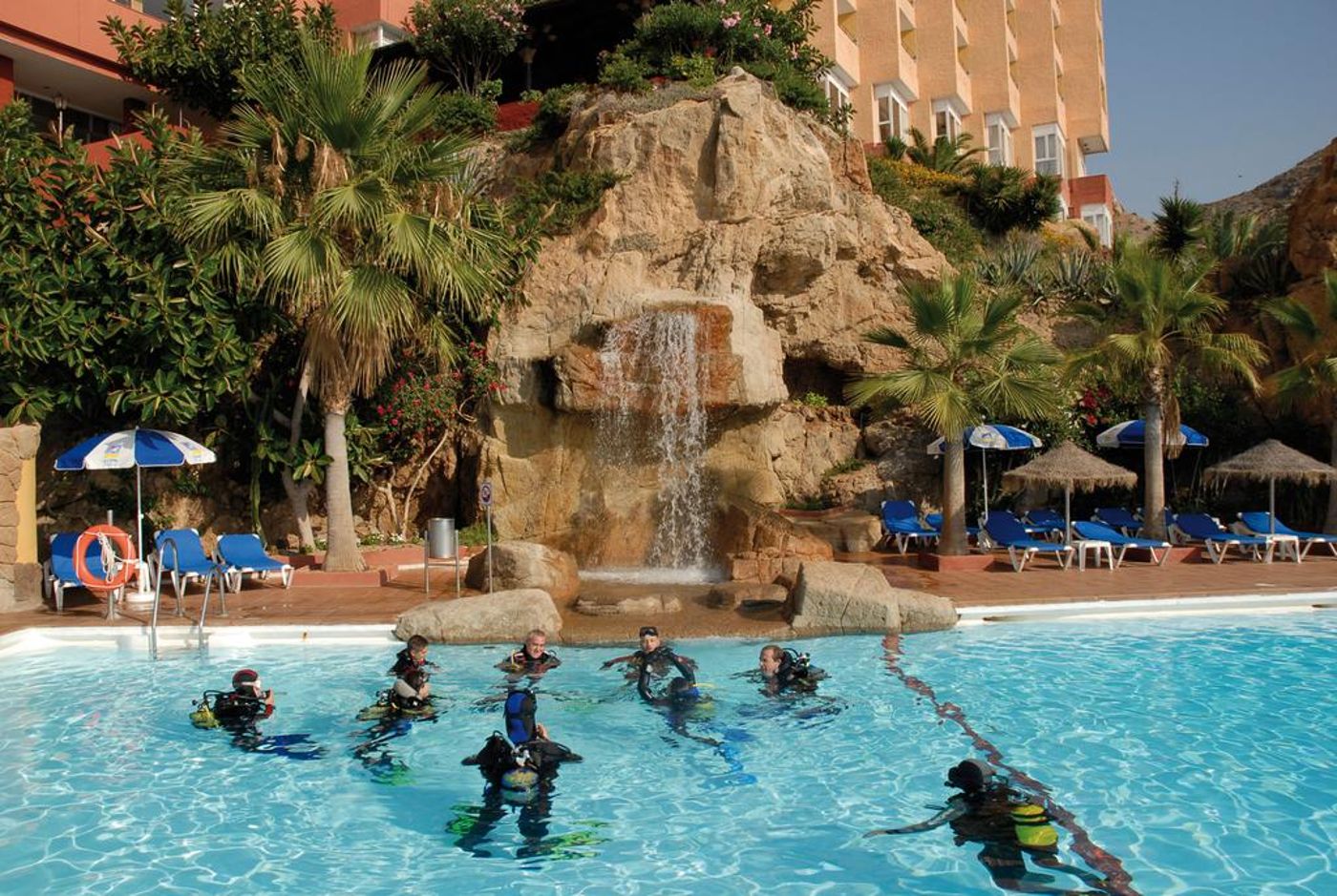 Diverhotel-Aguadulce-Sports-and-Entertainment-1