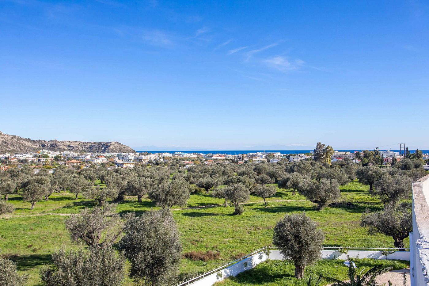 Evita-Studios-Terrace-40