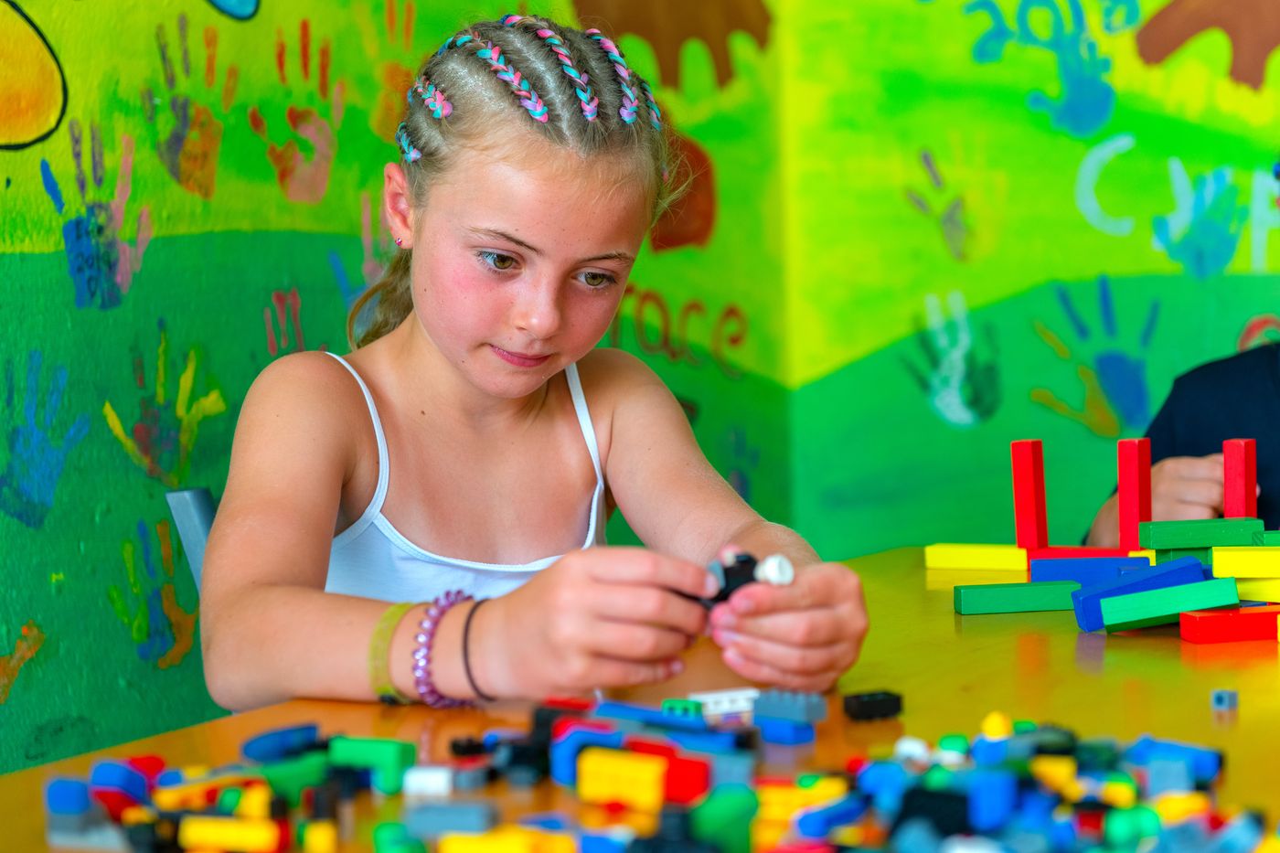 Mayfair-Gardens-Sports-and-Entertainment-35