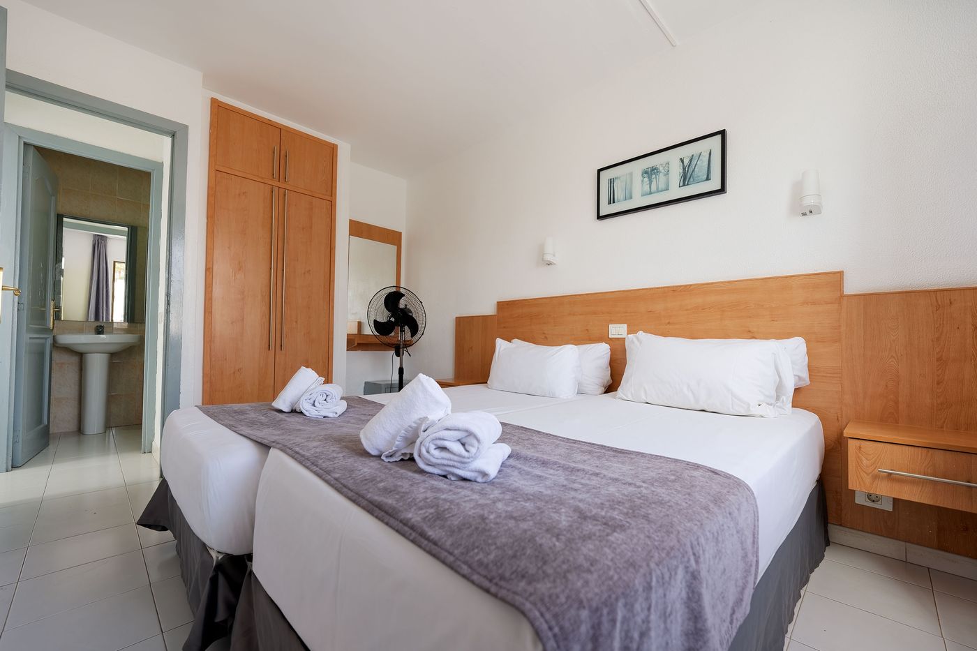 19.08.25 Roslara Apartment