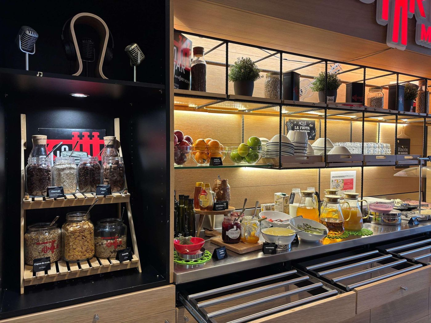 ibis-Madrid-Centro-las-Ventas-Restaurant-15