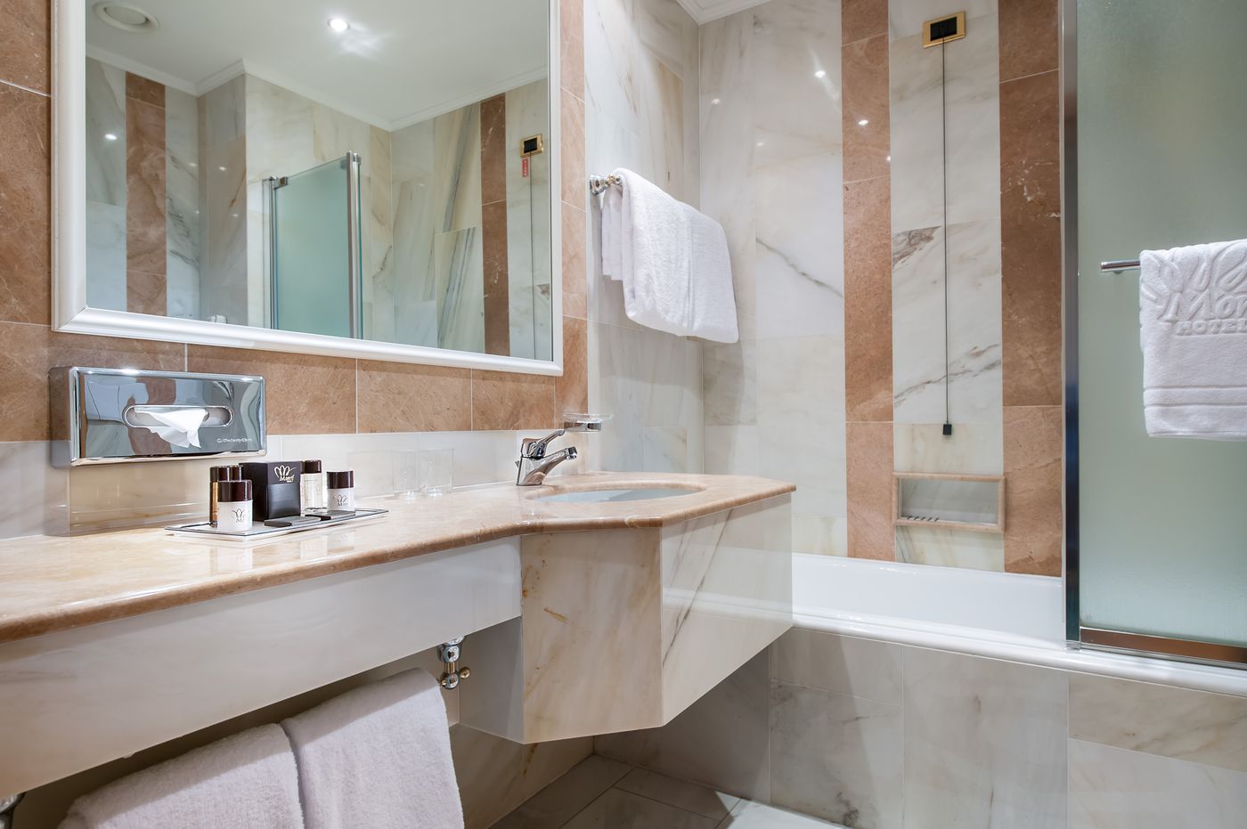 Royal-Garden-Hotel-Room-33