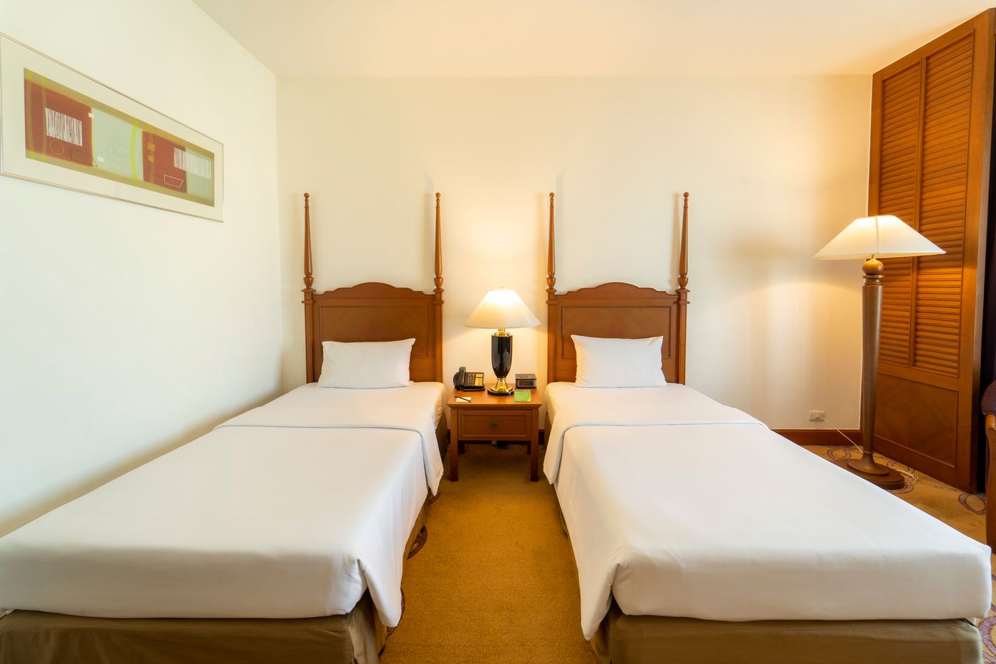 Century-Park-Room-42