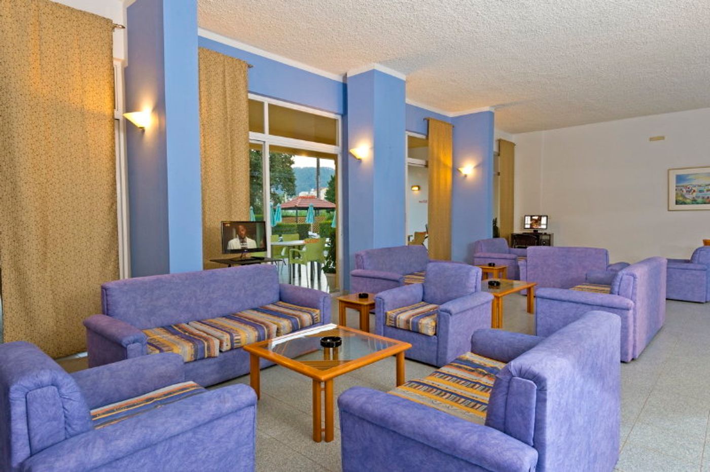 Trianta-Hotel-Apartments-Lobby-25