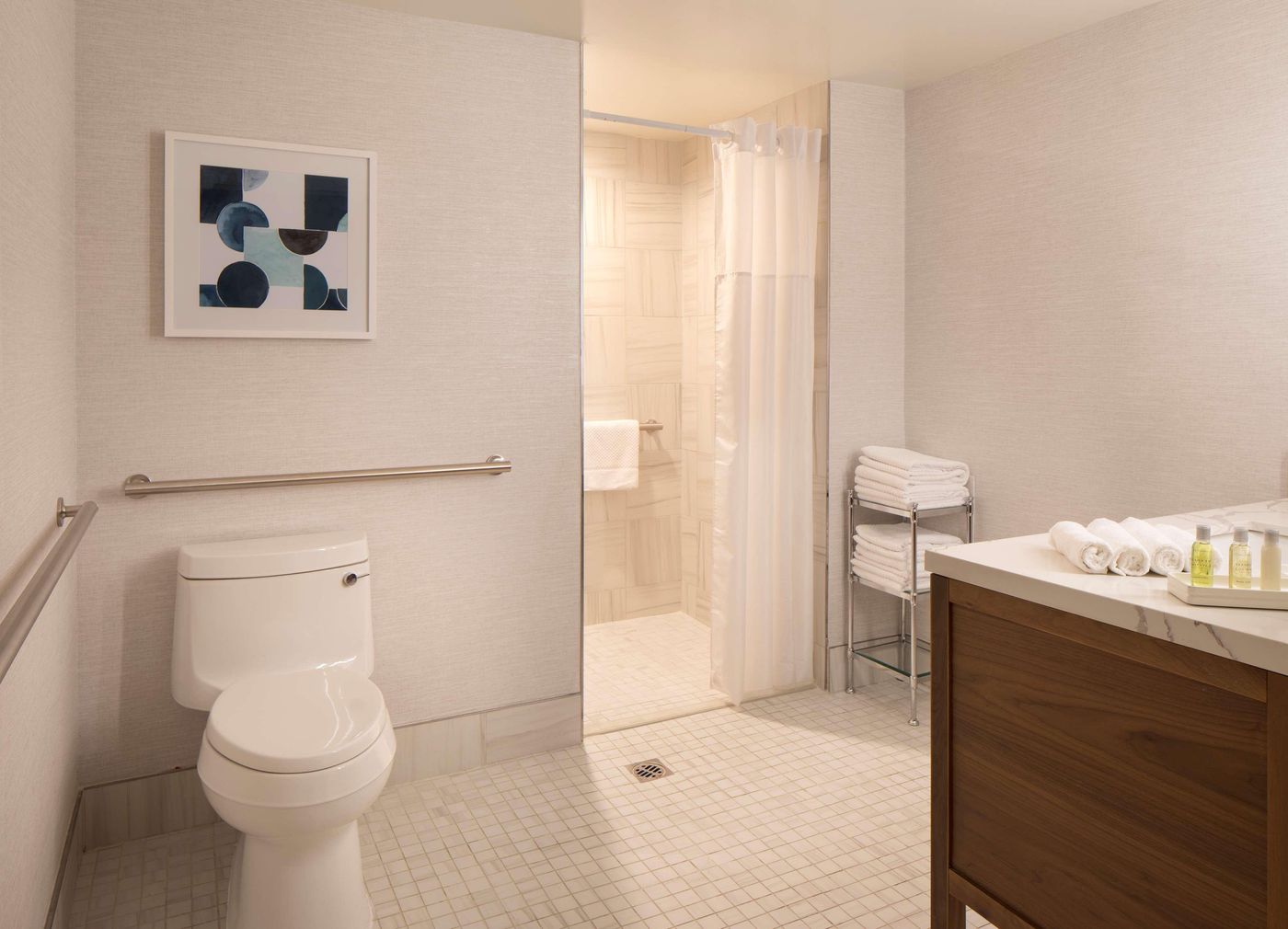 Hilton-Santa-Monica-Hotel---Suites-Room-41