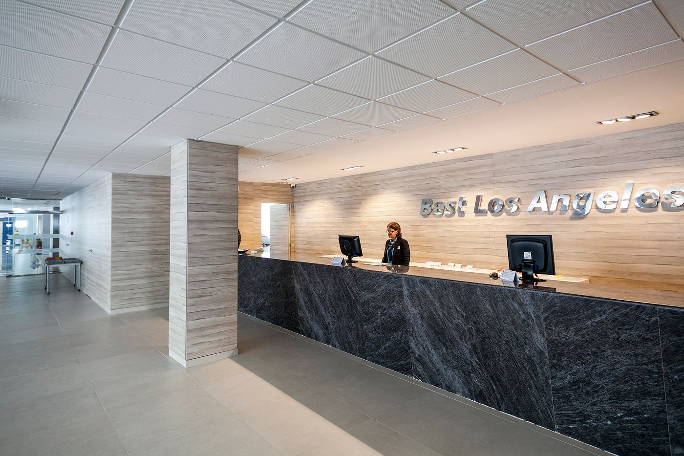 Hotel-Best-Los-Angeles-Lobby-27