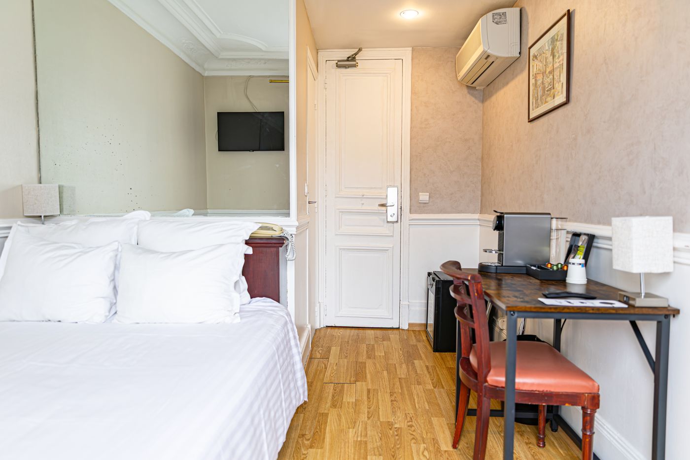 Hotel-Claude-Bernard-Saint-Germain-Room-6