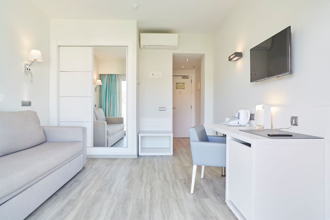 Invisa-Hotel-Es-Pla---Adults-Only-Room-18