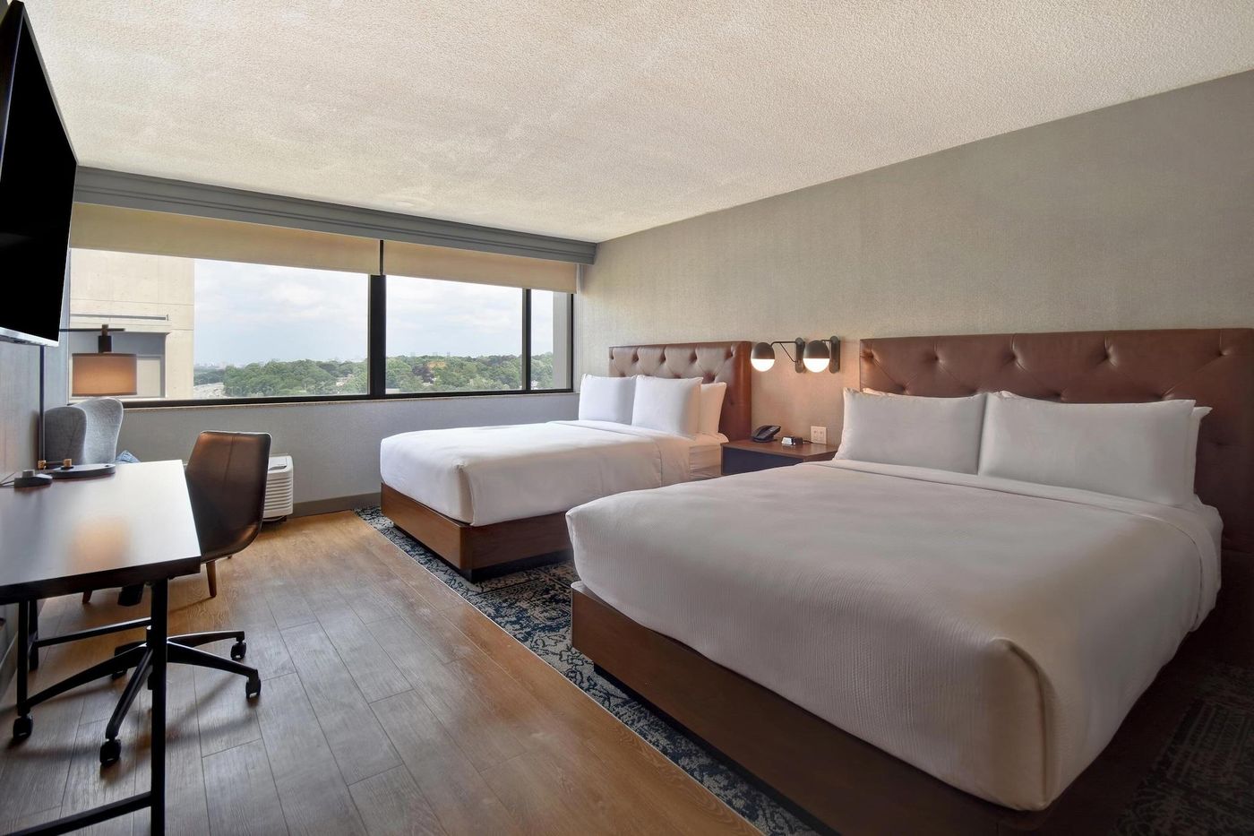 Crowne-Plaza-Boston-Newton-Hotel-Room-28