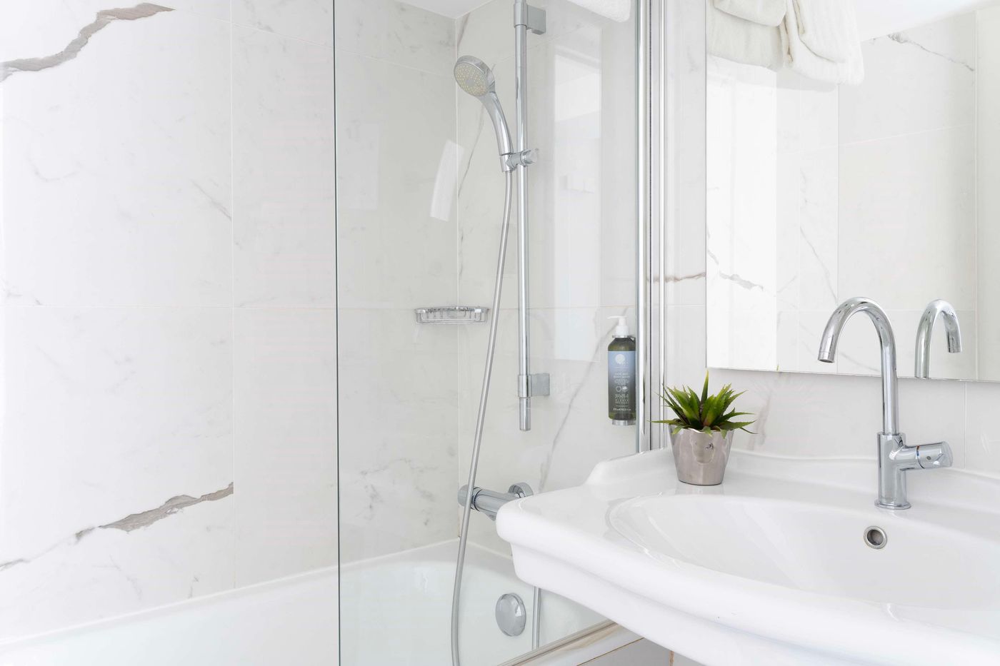 Hotel-34B-Astotel-Room-45