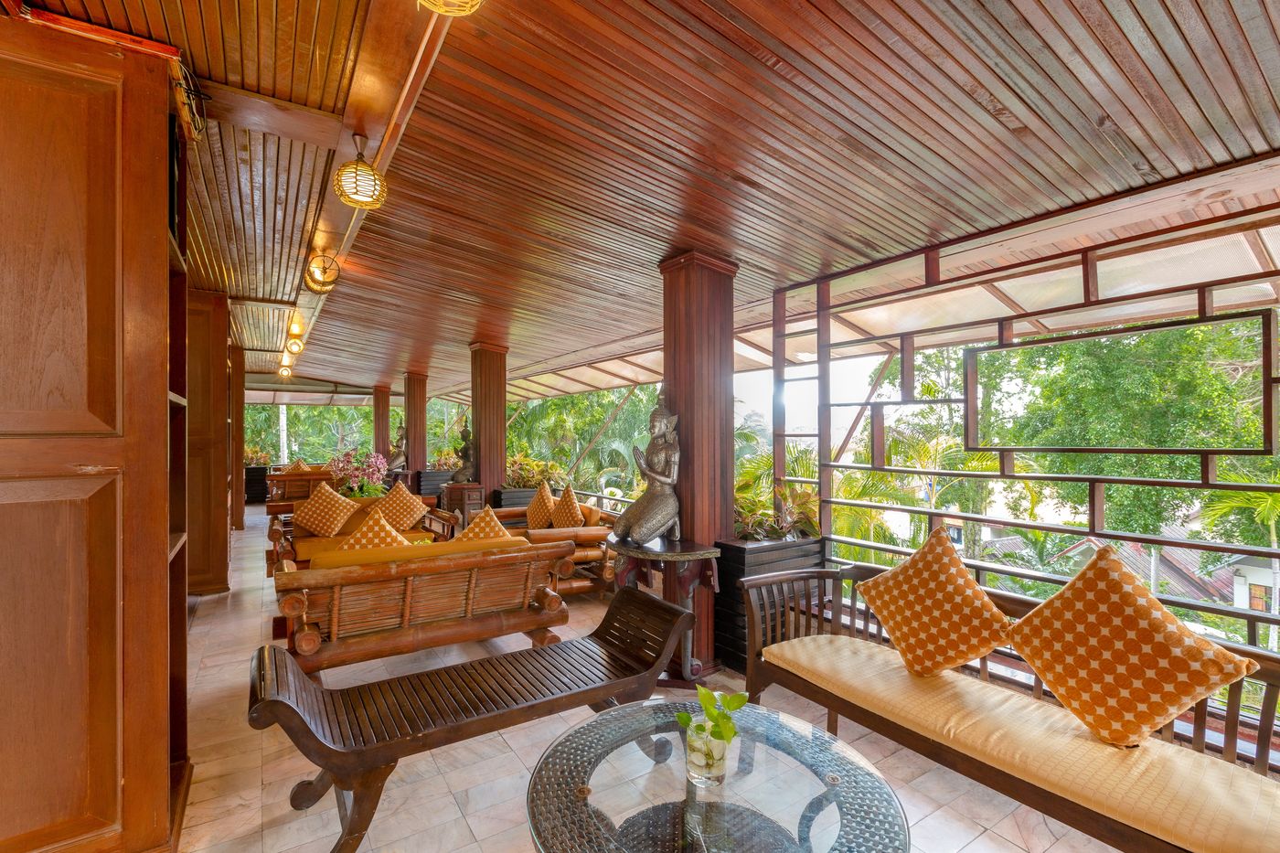 Club-Bamboo-Boutique-Resort---Spa-Lobby-72