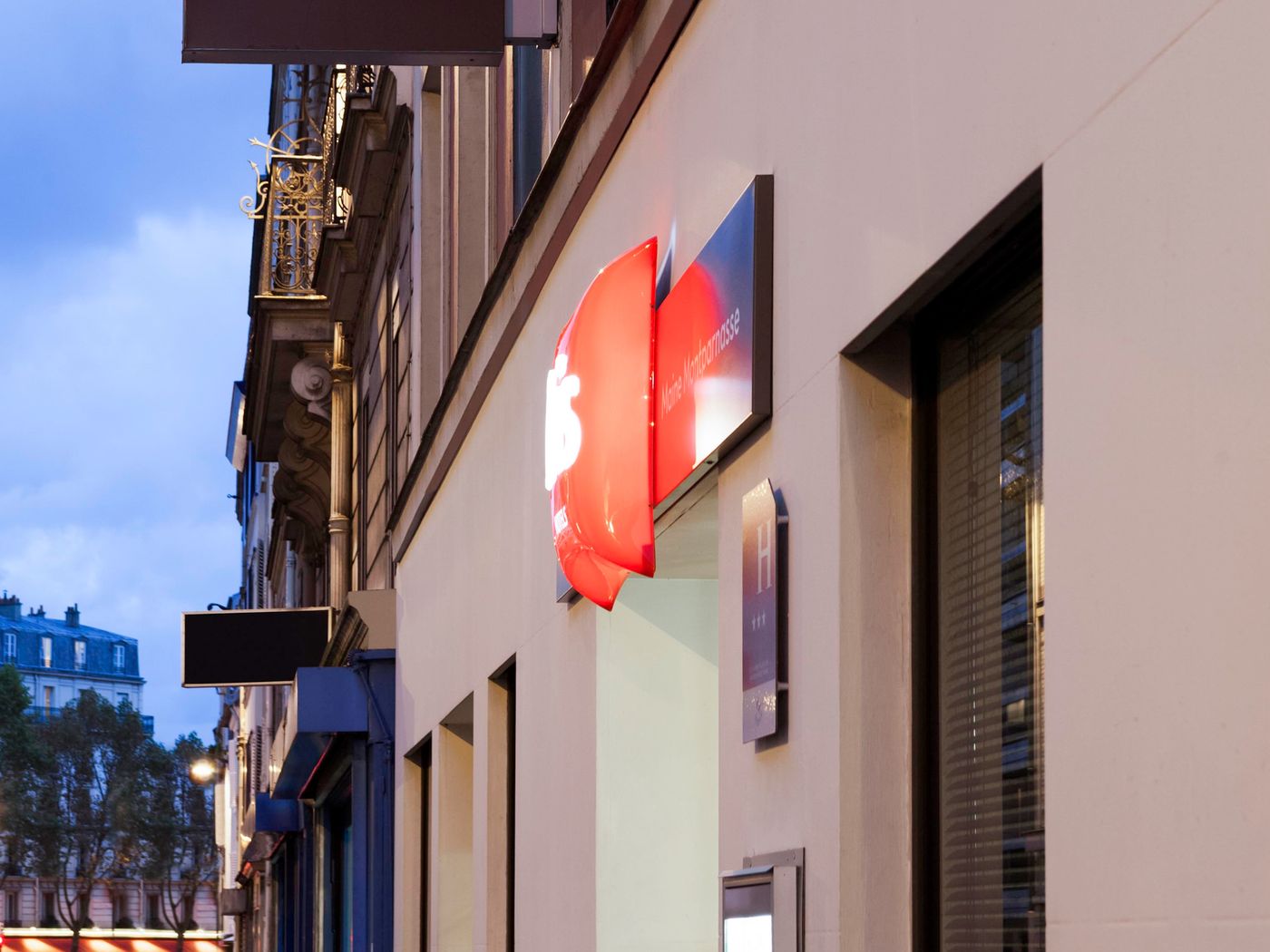 Ibis-Paris-Maine-Montparnasse-14th-Hotel-General-view-7