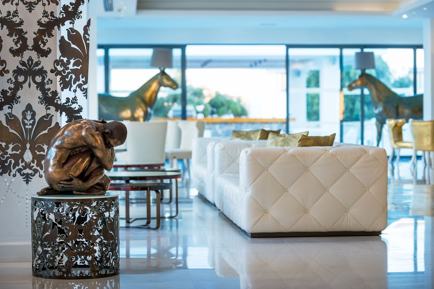 Diamond-Deluxe-Lobby-56