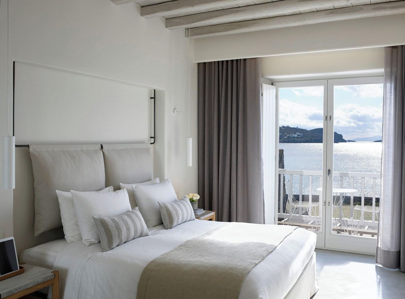 Bill---Coo-Suites-and-Lounge-Room-42