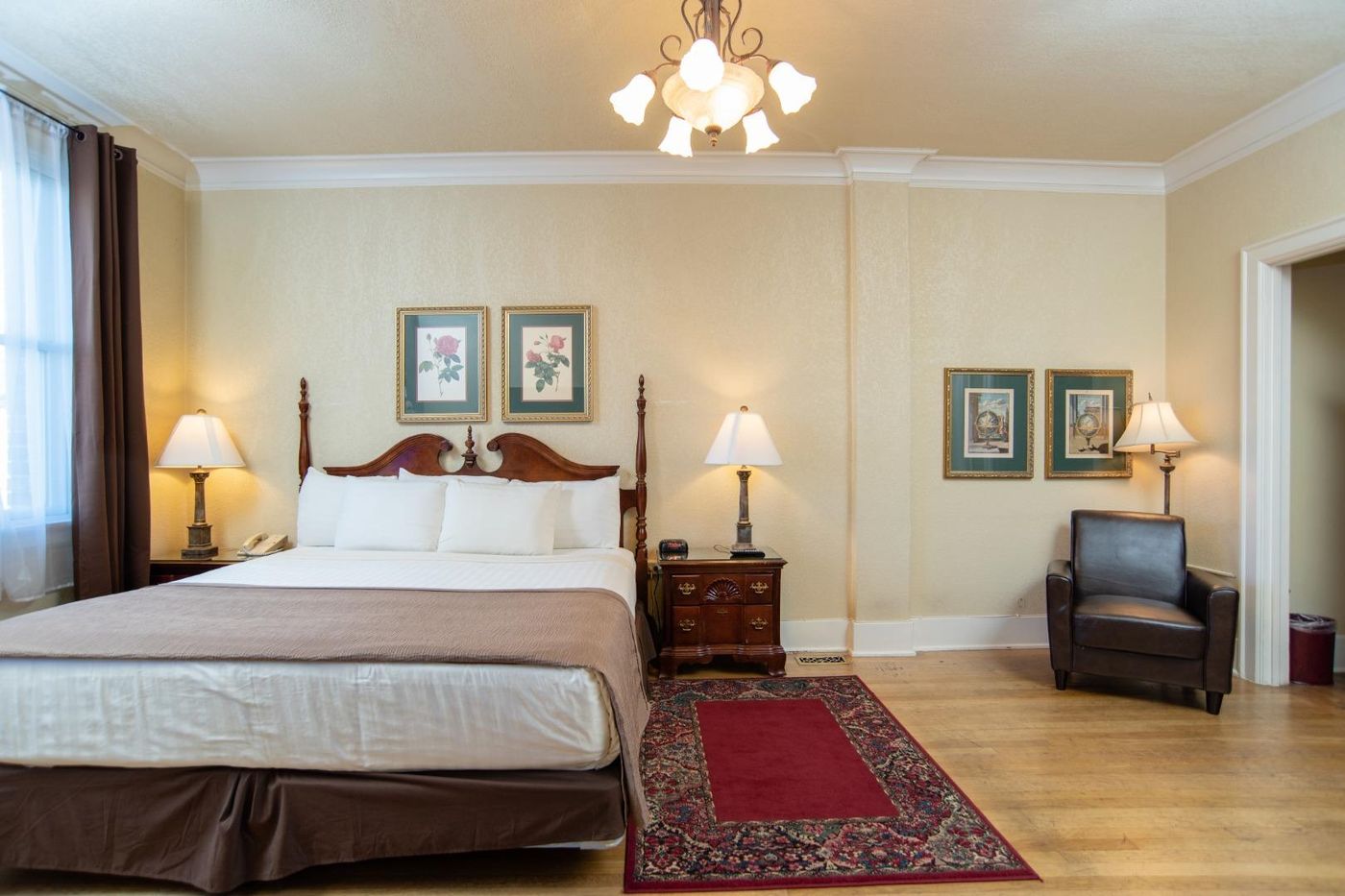 MarQueen-United States-SEATTLE-Room-5