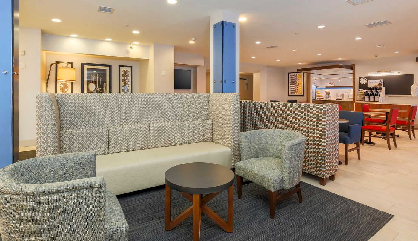 Holiday Inn Express Las Vegas - Stadium Area-United States-Las Vegas-Lobby-4