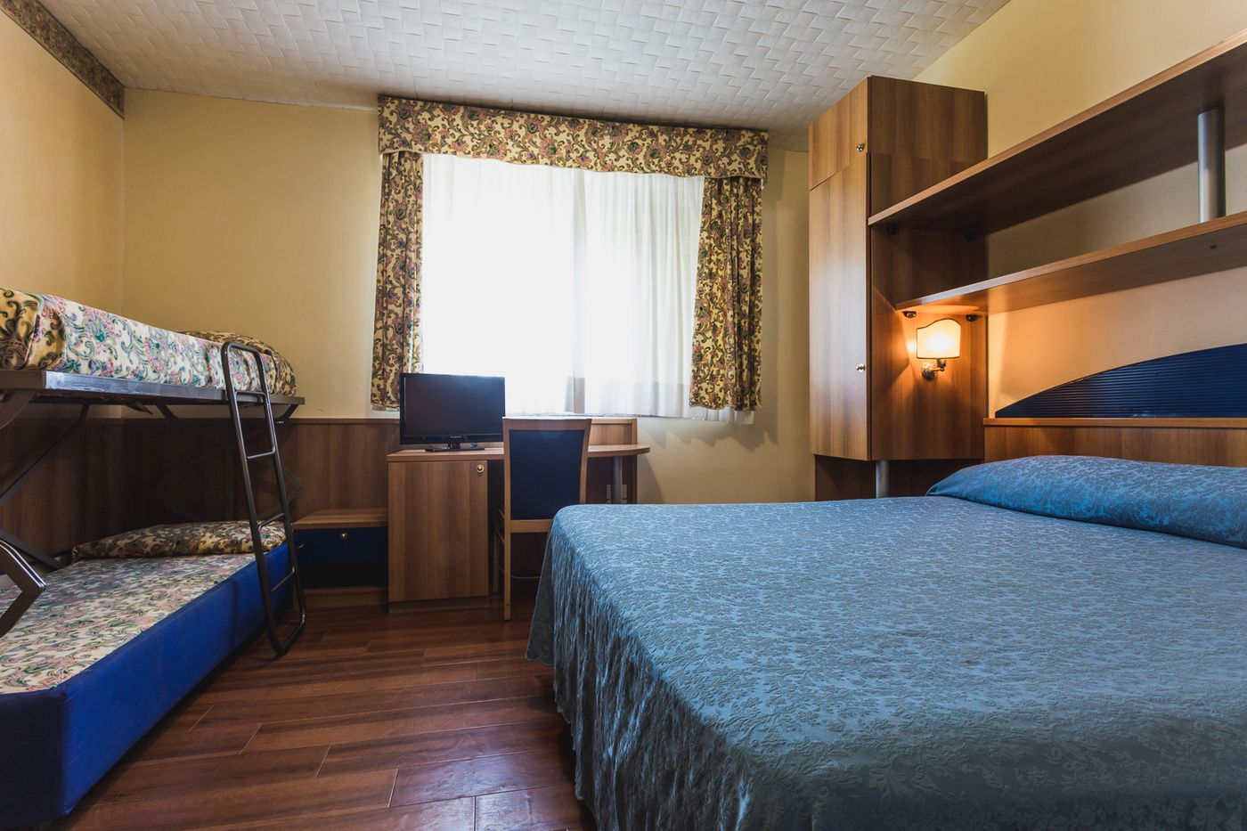 Phi Hotel Ambra-Italy-PESCARA-Room-10