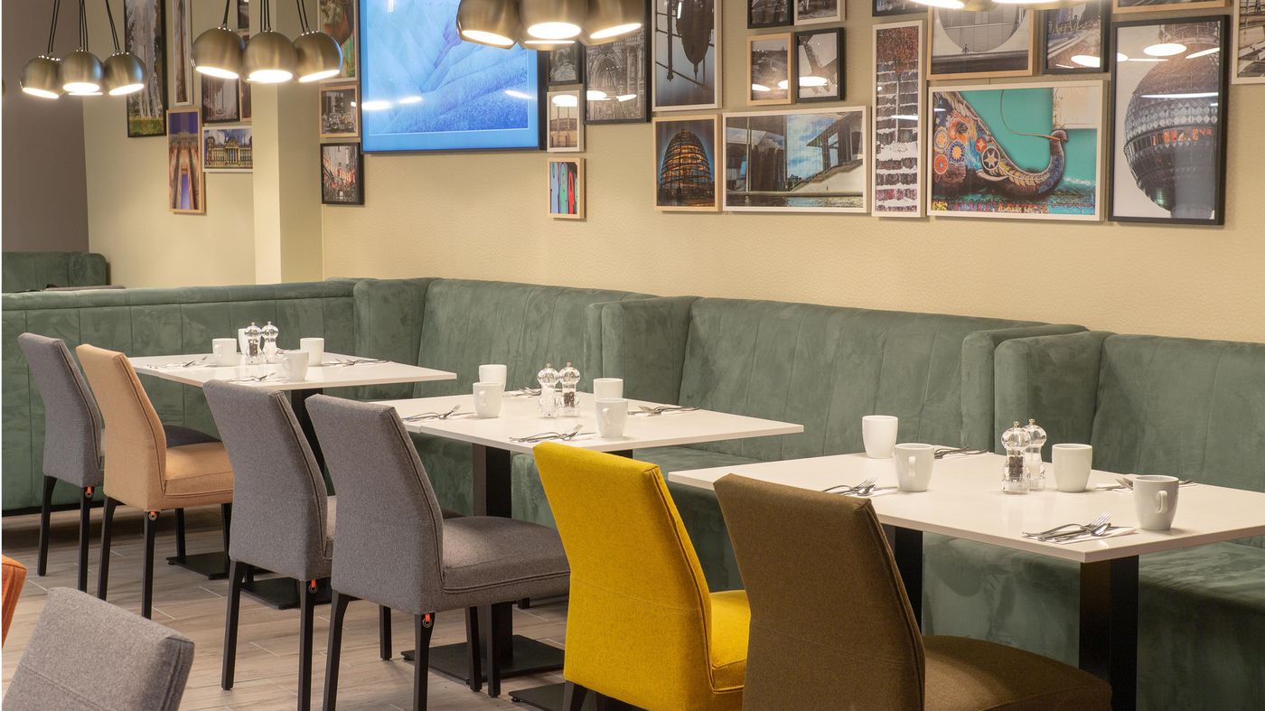 Holiday-Inn-Berlin-Airport-Conference-Center-Restaurant-19