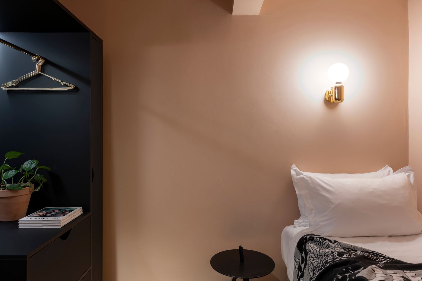 Whitworth Locke, Civic Quarter-United Kingdom-Manchester-Room-3