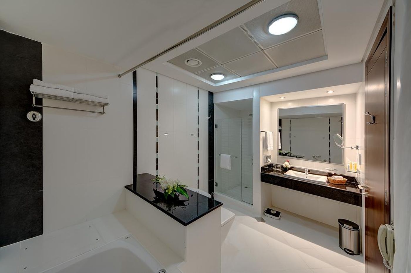 Grand-Excelsior-Bur-Dubai-Room-37