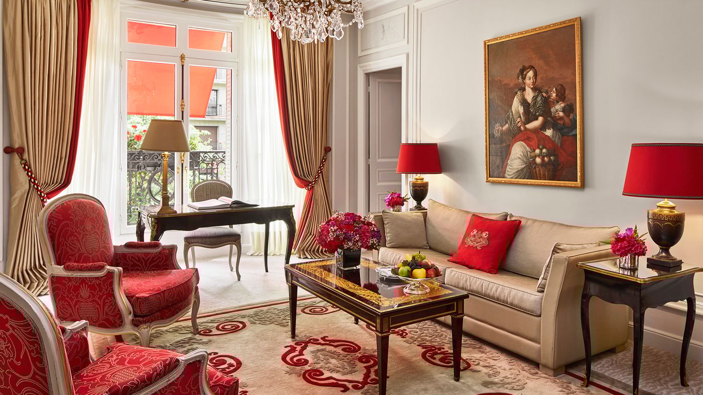 Hotel-Plaza-Athenee-Room-4