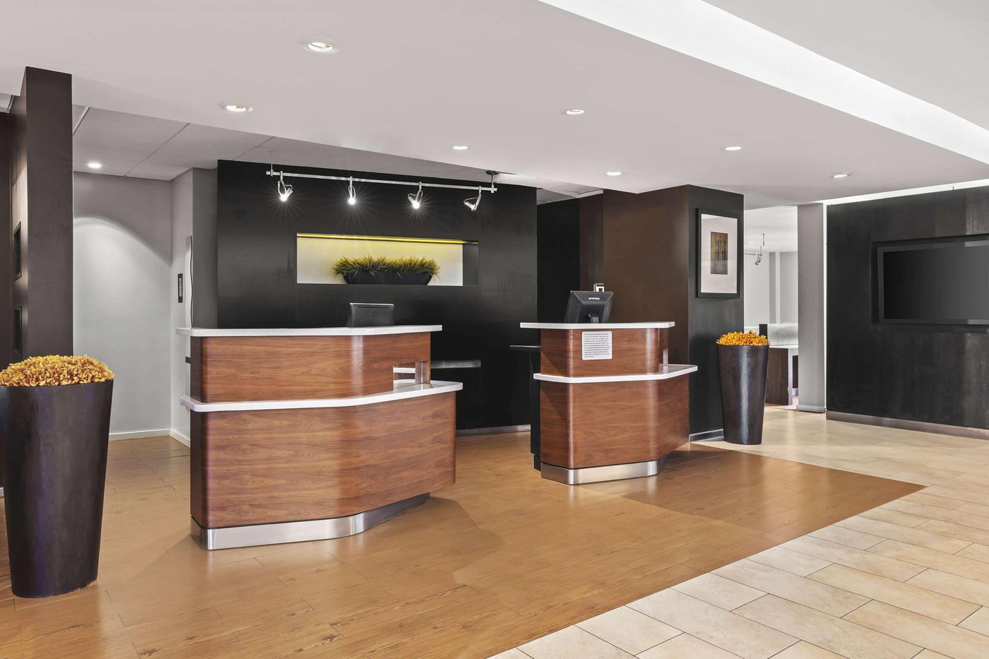 Super 8 by Wyndham Dallas Love Field Airport-United States-DALLAS-Lobby-10