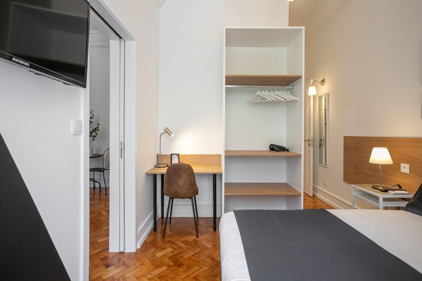 Home-Out-Rooms---Apartments-Room-38