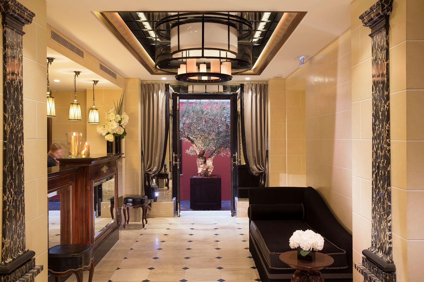 Hotel-Le-Belmont-Paris-Lobby-4