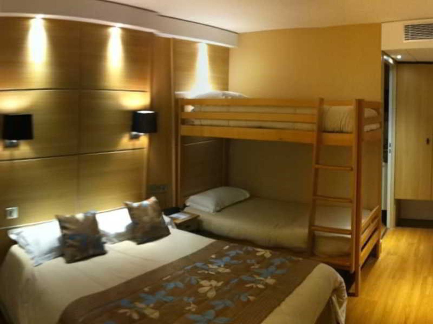 Hotel Novel Restaurant La Mamma-France-ANNECY-General view-9