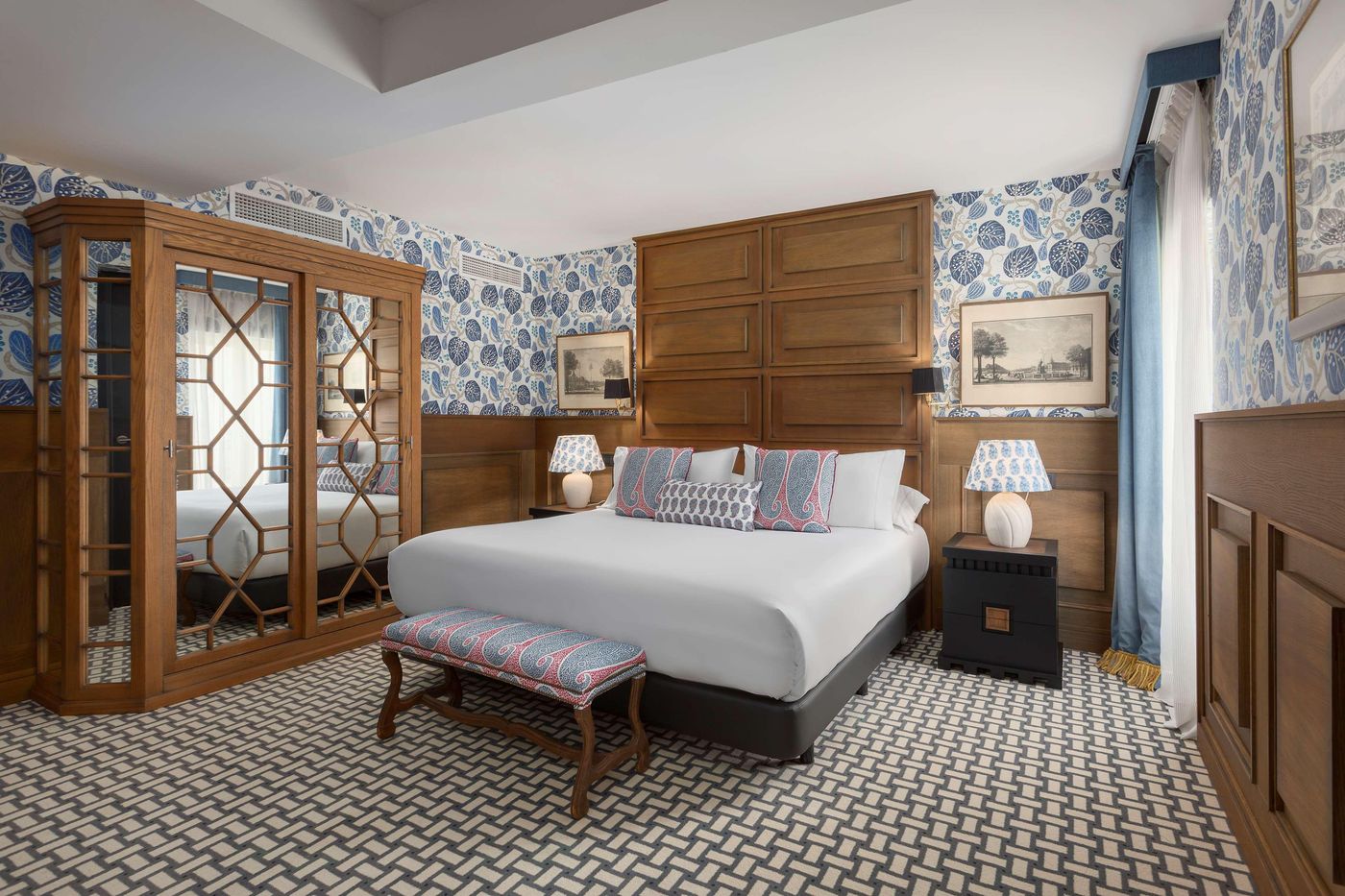 Room-Mate-Alba-Room-16