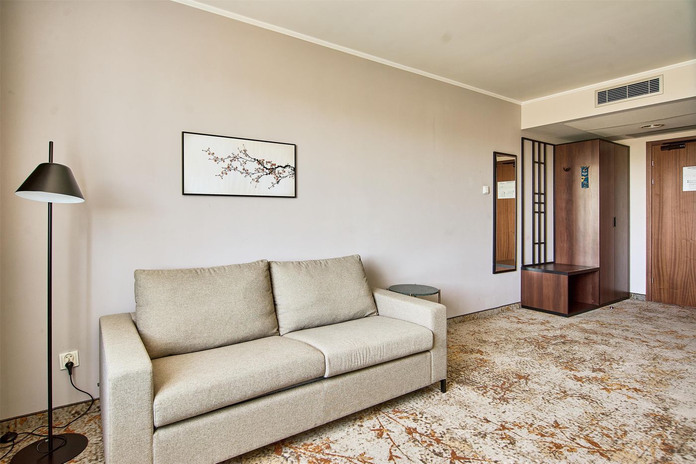 Metropolo-By-Golden-Tulip-Room-7