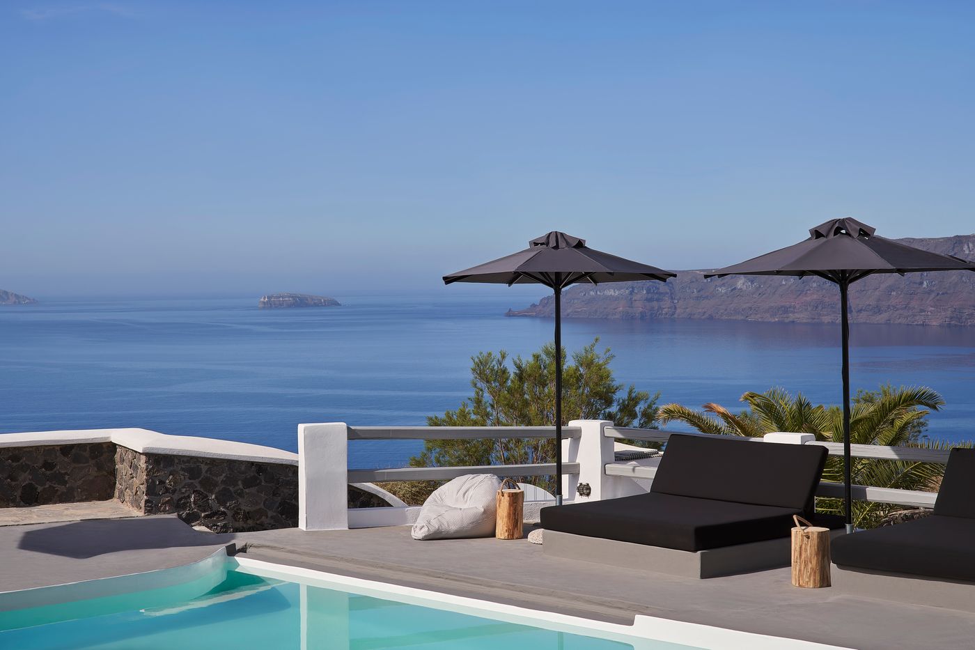 Mr-and-Mrs-White-Oia-Santorini-General-view-62
