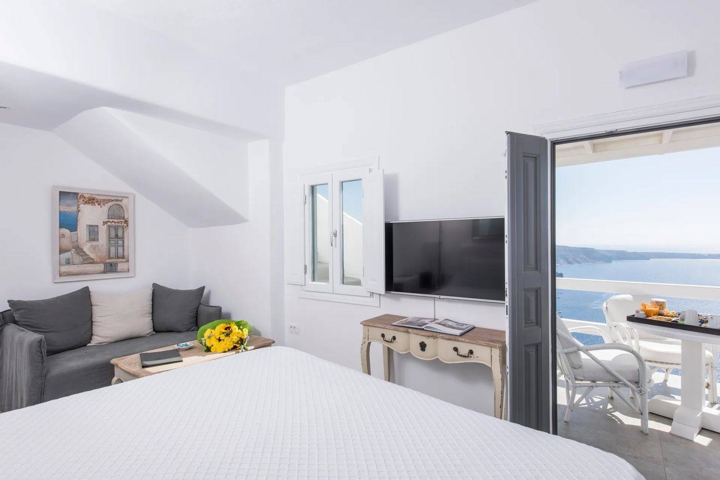 Aqua-Luxury-Suites-Room-14