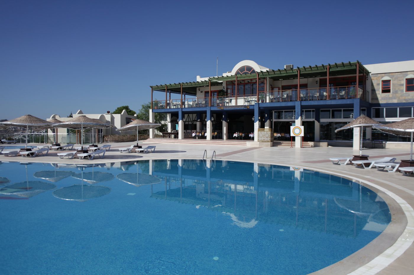 Club-Dedeman-Bodrum-Pool-1