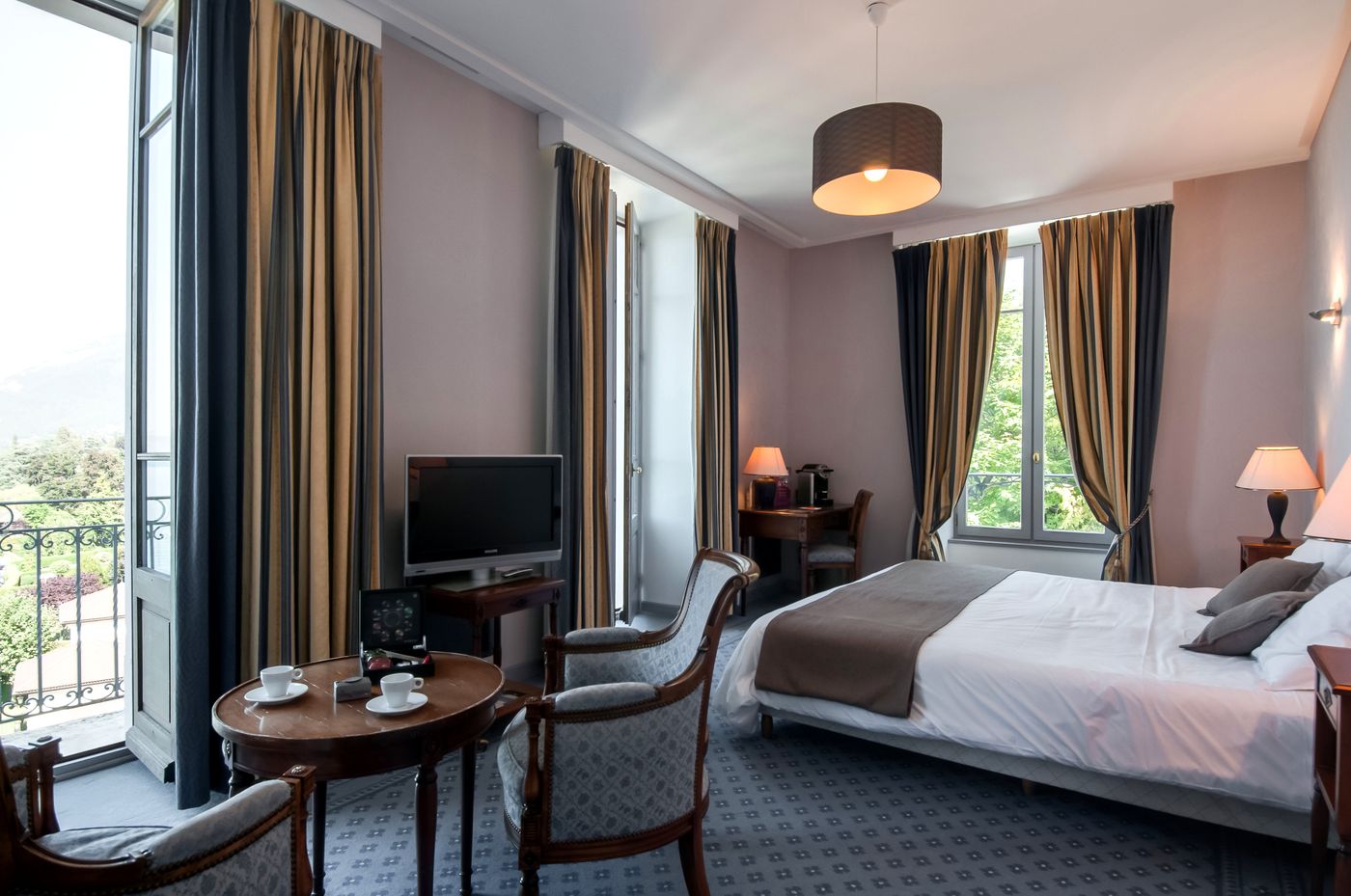 Palace de Menthon-France-MENTHON-SAINT-BERNARD-Room-9